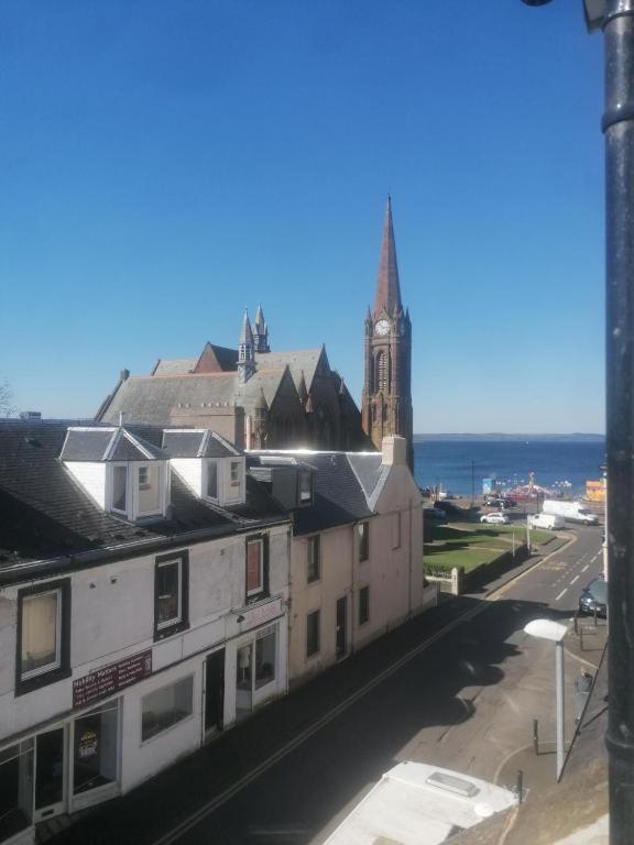 Lighthouse Apartment Largs Buitenkant foto