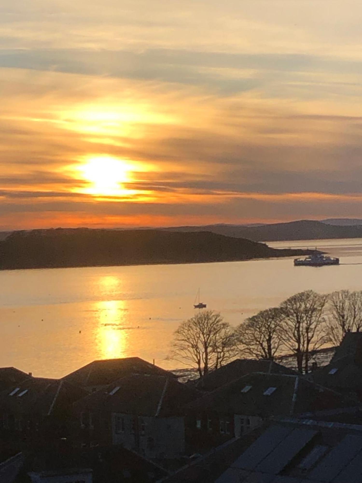 Lighthouse Apartment Largs Buitenkant foto